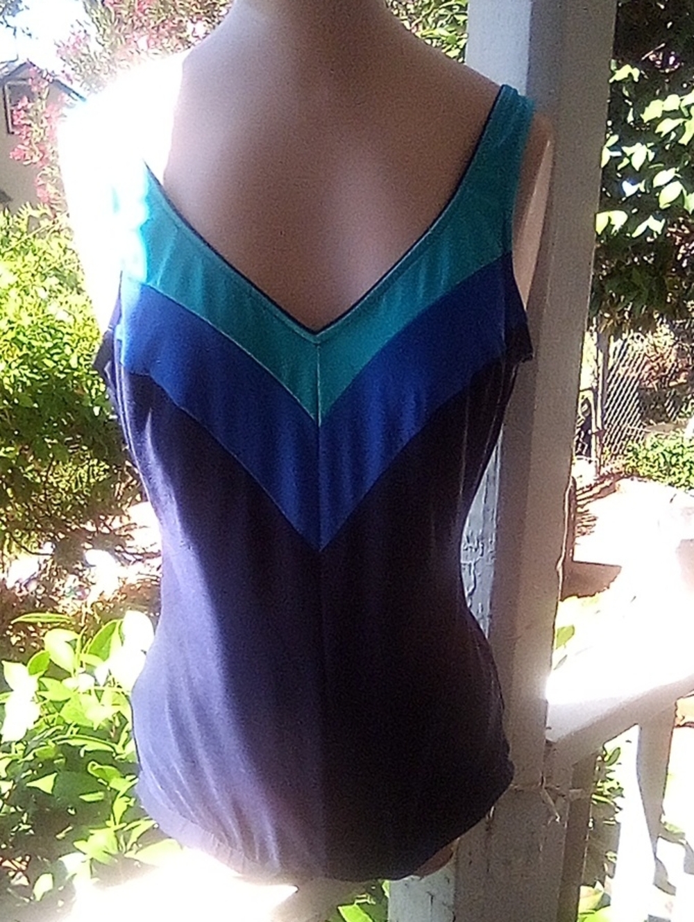 Women’s V-Neck Colorblock One Piece Swimsuit- Blue/Teal Size 32 C Plus Union Tag